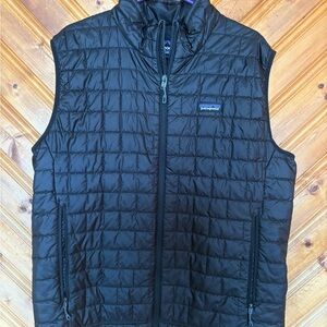 Patagonia Men's Black Quilted Vest